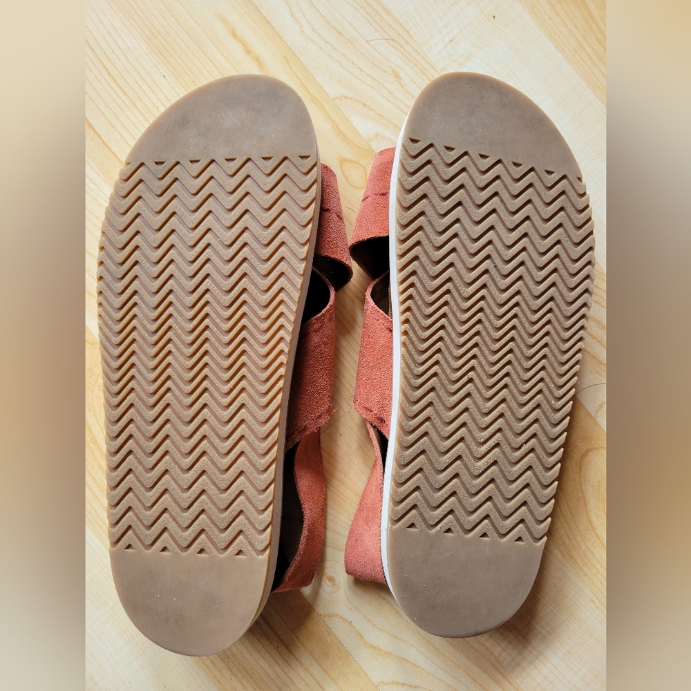 Toms Marisa Criss Cross Sandal - Picture 4 of 4